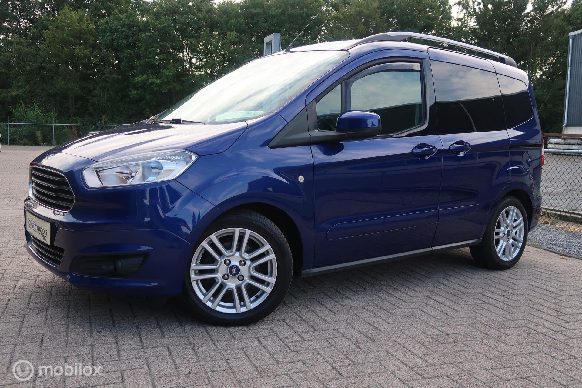 Ford Tourneo Courier 1.0 Titanium, Auto's, Voorwielaandrijving, Gebruikt, Zwart, Blauw