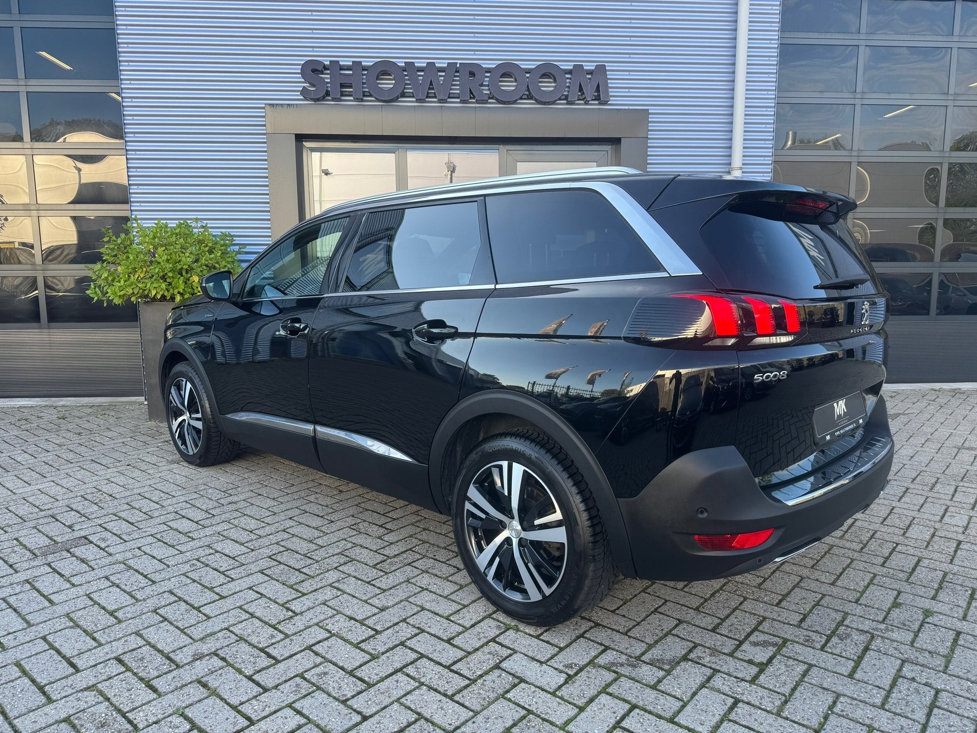 Peugeot 5008 1.2 PureTech GT-Line 7-Zitter|APPLECARPLAY|TREK, Voorwielaandrijving, Dealer onderhouden, Gebruikt, 1199 cc