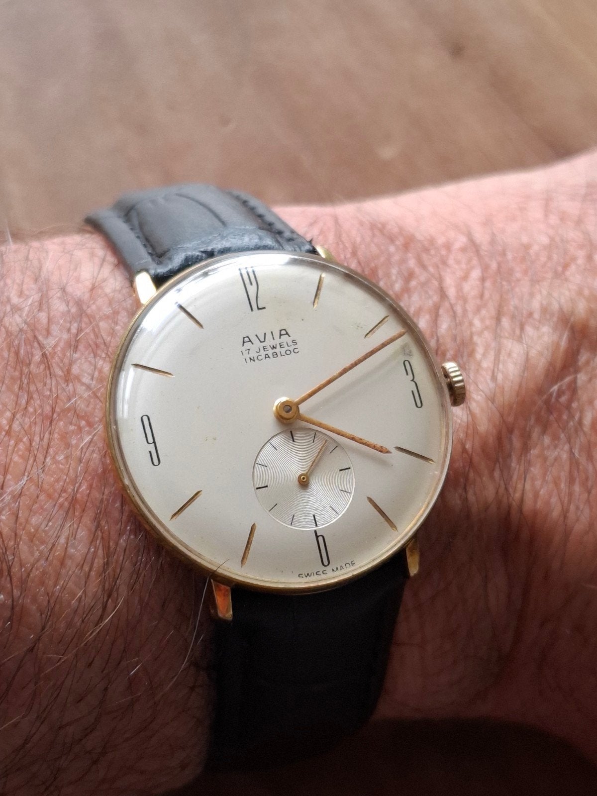Prachtige vergulde Avia, Sieraden, Tassen en Uiterlijk, Horloges | Antiek, Overige merken, Polshorloge, Verguld, 1960 of later