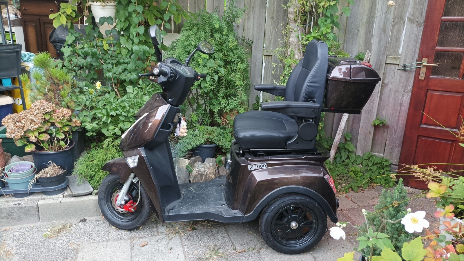 IVA Z1000., Zo goed als nieuw, 16 km/u of meer, 46 km of meer, Ophalen