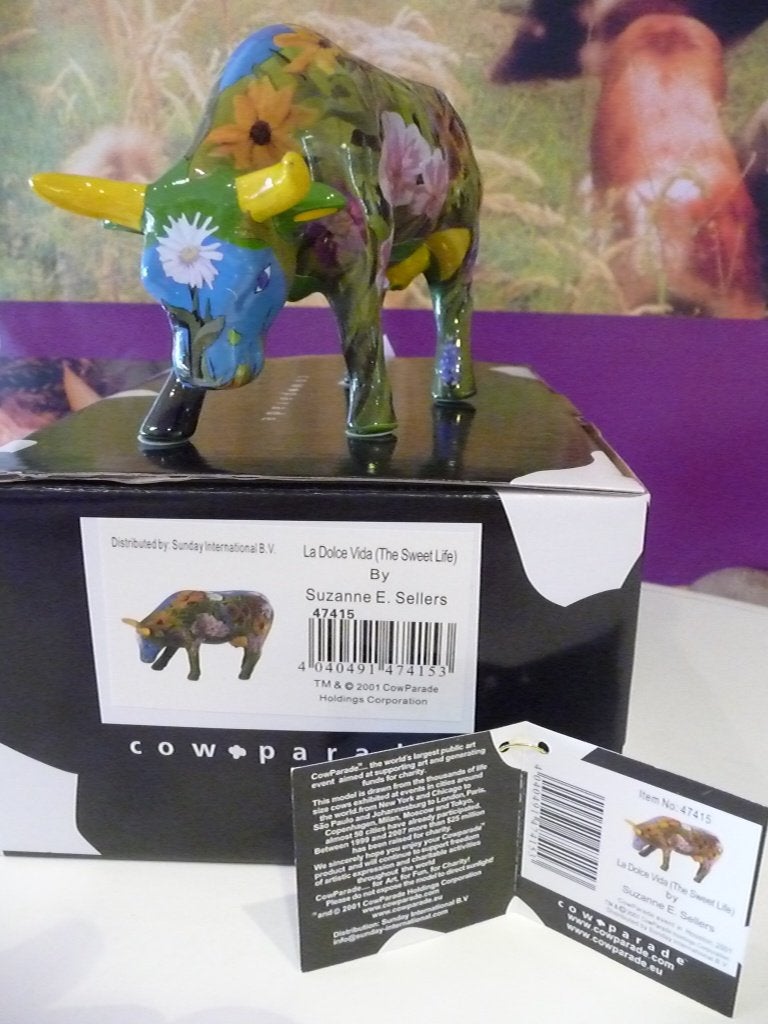 Nieuw Cow Parade koe La Dolce Vida medium gratis verzending., Antiek en Kunst, Ophalen of Verzenden, Beeld