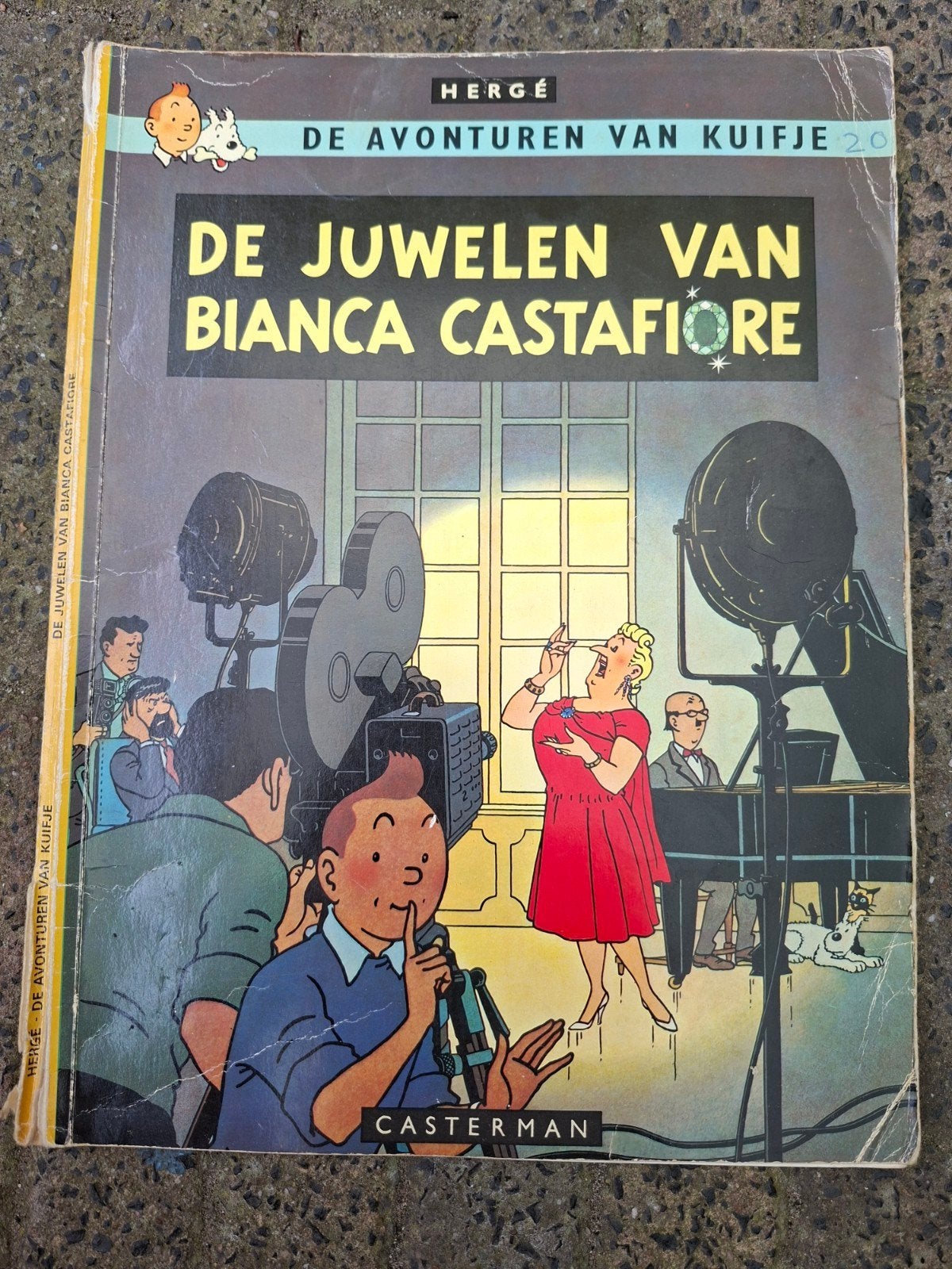 Kuifje en de juwelen van Bianca Castafiore 1963, Boeken, Eén stripboek, Ophalen of Verzenden, Gelezen