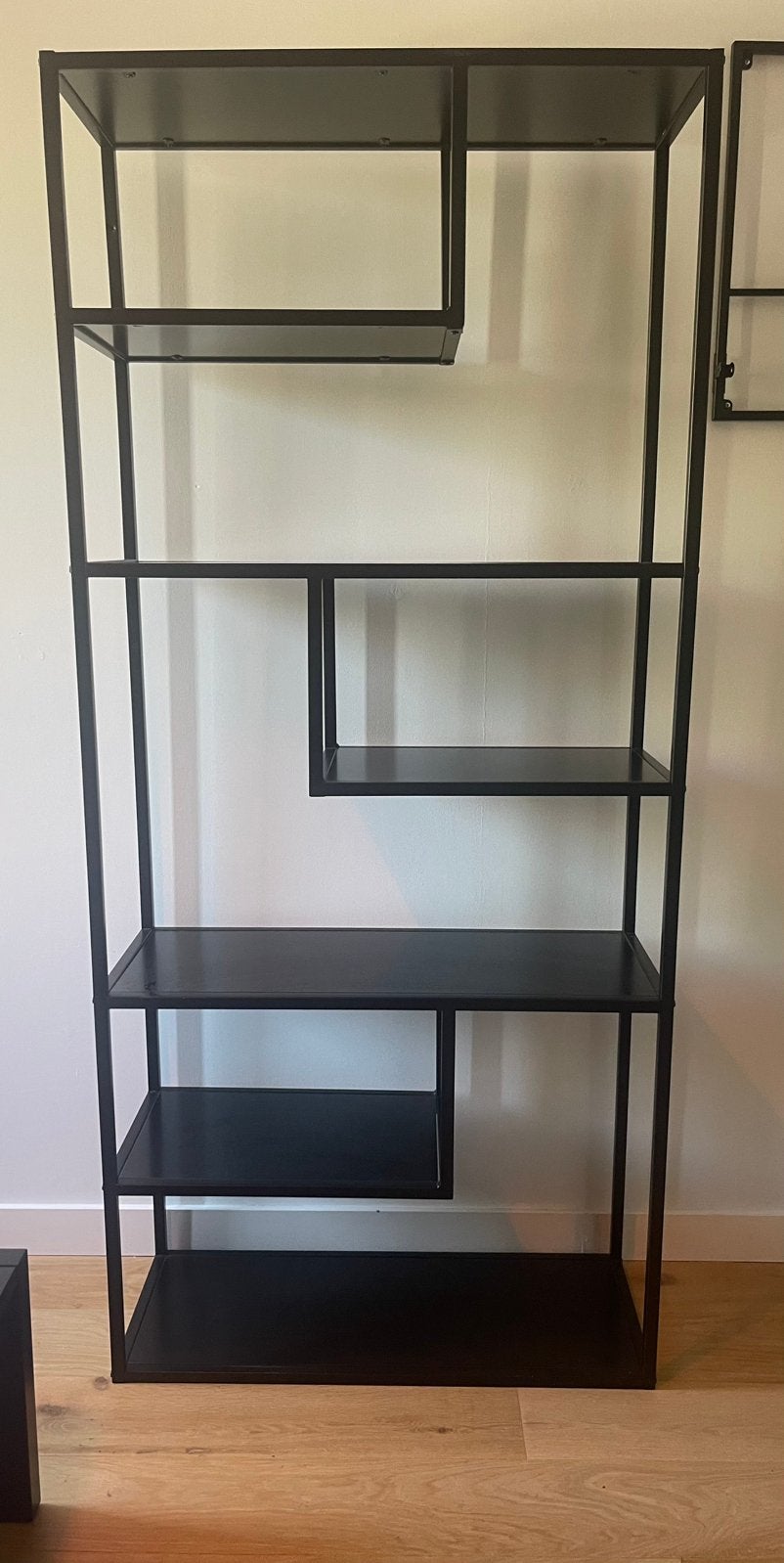 WOOOD vakkenkast, Huis en Inrichting, Kasten | Wandmeubels, Zo goed als nieuw, 150 tot 200 cm, Minder dan 150 cm, 25 tot 50 cm