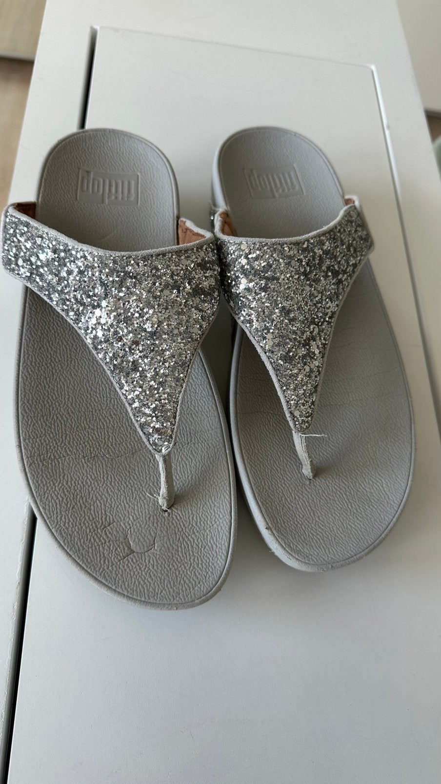 echte Fitflop zilver pailletten maat 39 amper gedragen, Kleding | Dames, Schoenen, Ophalen of Verzenden, Zo goed als nieuw, Overige kleuren