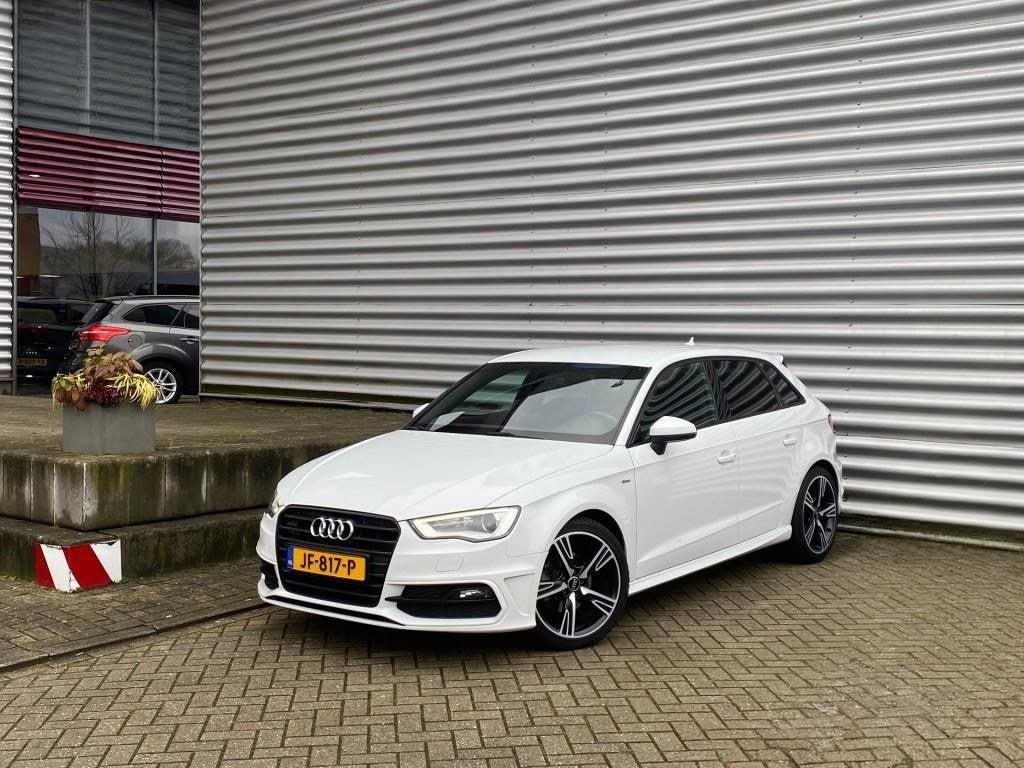 Audi A3 Sportback 1.4 TFSI S tronic S line 2017, Auto's, 4 cilinders, 1210 kg, Leder en Stof, Wit