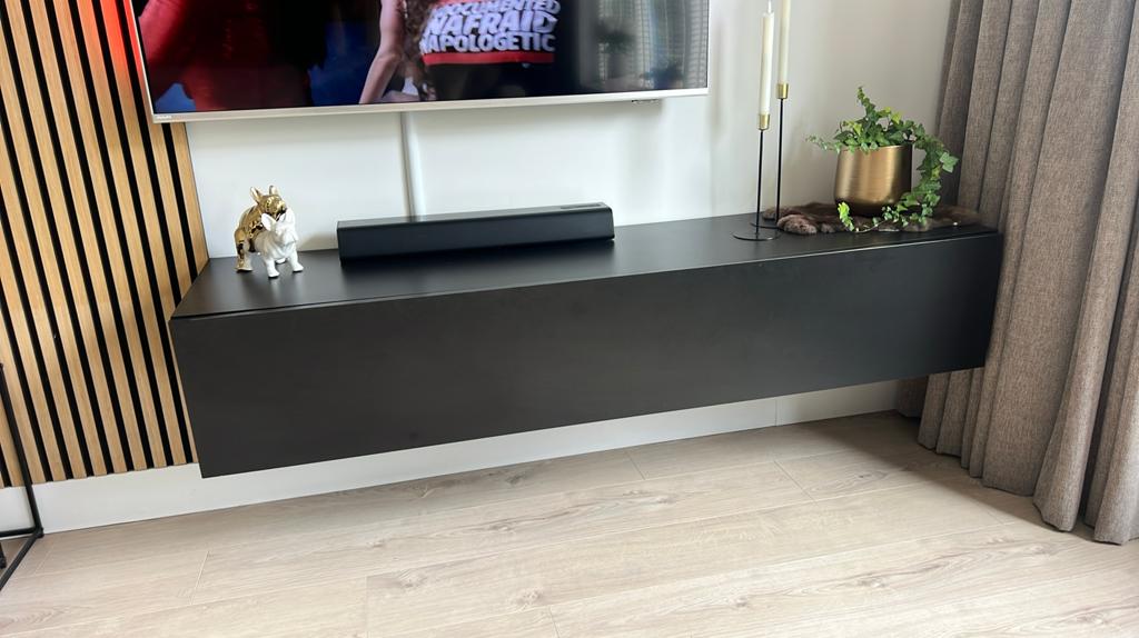 Zwart tv meubel (mat), Huis en Inrichting, Kasten | Televisiemeubels, Ophalen, Gebruikt, 150 tot 200 cm, Minder dan 100 cm