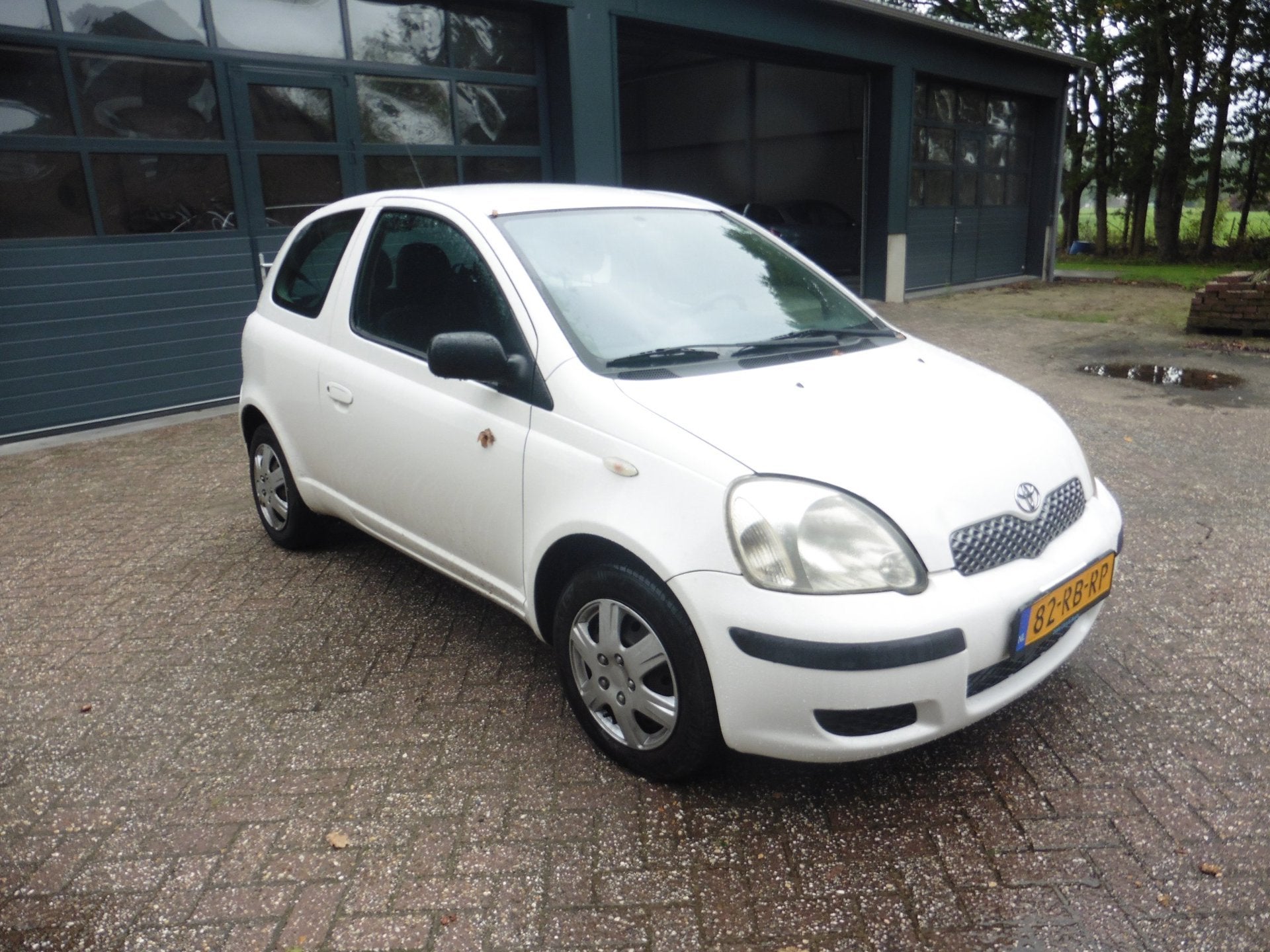 Toyota Yaris 1.0 VVT-i Terra, Radio, Stof, Gebruikt, 31 €/maand