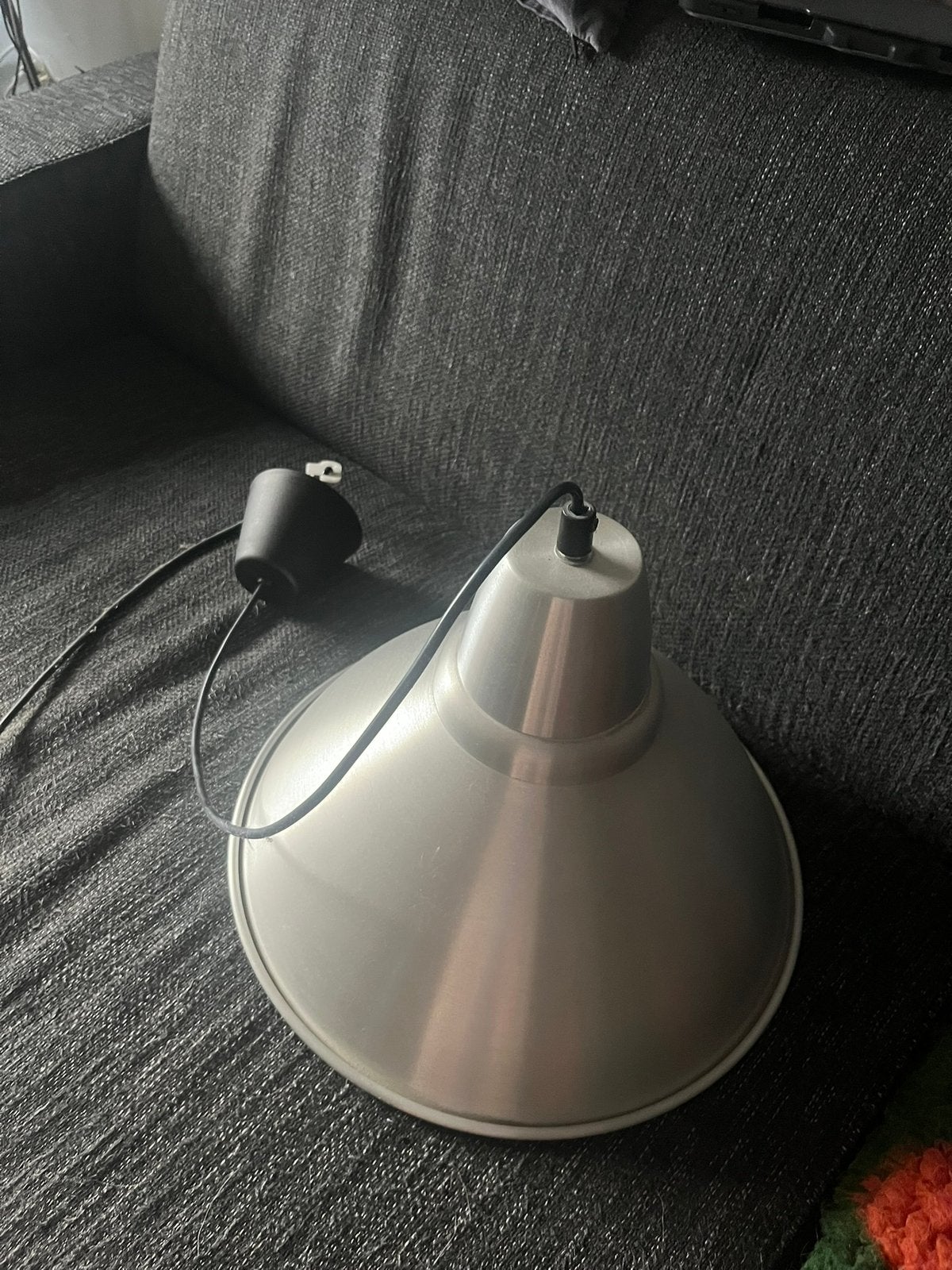 Gratis af te halen: Twee hanglampen, Huis en Inrichting, Ophalen, Gebruikt, Metaal, E27 (groot)