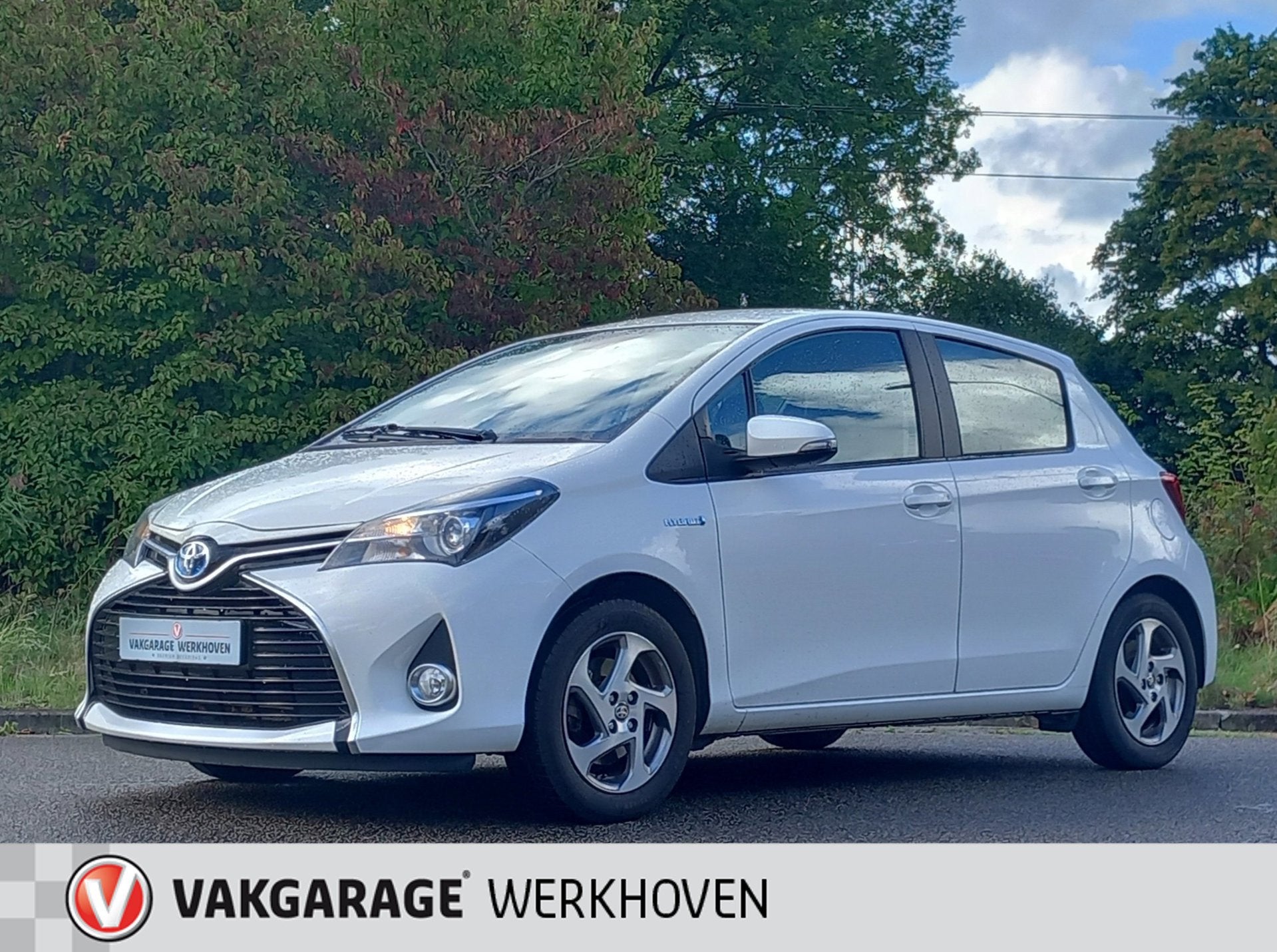 Toyota Yaris 1.5 Hybrid AUTOMAAT | 46.000km | Camera, Auto's, Zwart, 4 cilinders, Wit, Bedrijf