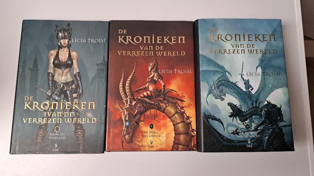 Troisi, Licia :De verrezen wereld  complete serie (9 boeken), Boeken, Ophalen of Verzenden, Gelezen, Lucia Troisi