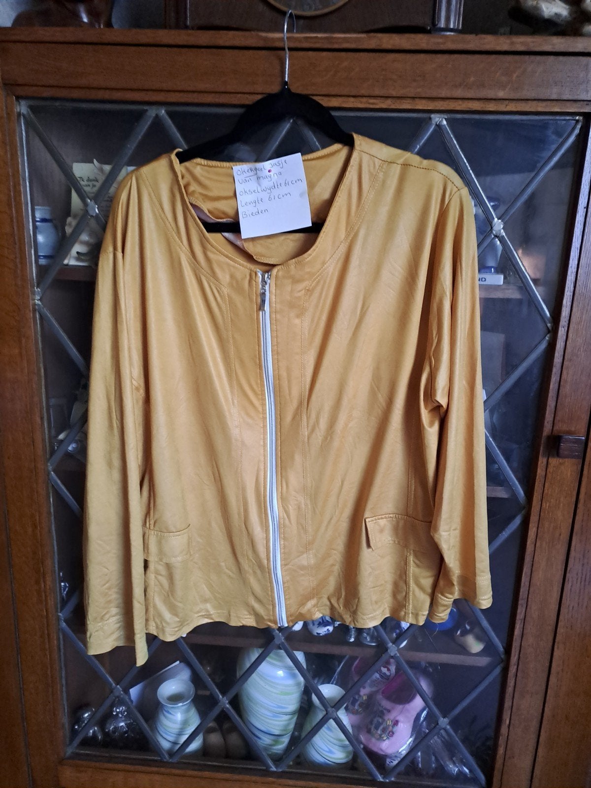 maat 56/58 okergeel jasje van Magna, Magna, Ophalen of Verzenden, Gedragen, Geel
