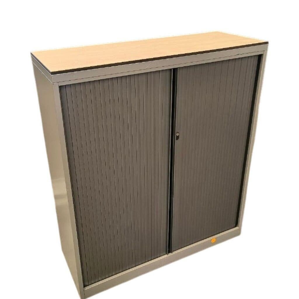 Drentea Roldeurkast Antraciet Ahorn H138xB120xD45, Gebruikt, 100 tot 150 cm, Ophalen of Verzenden, Met slot