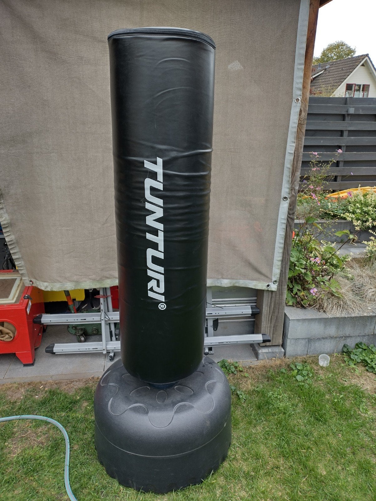 Tunturi staande bokszak met 2 paar Outshock bokshandschoenen, Sport en Fitness, Ophalen, Gebruikt, Bokszak