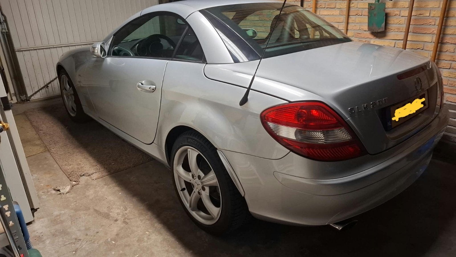Te koop Mercedes Benz SLK 200, Voorwielaandrijving, 1300 kg, Zwart, 4 cilinders