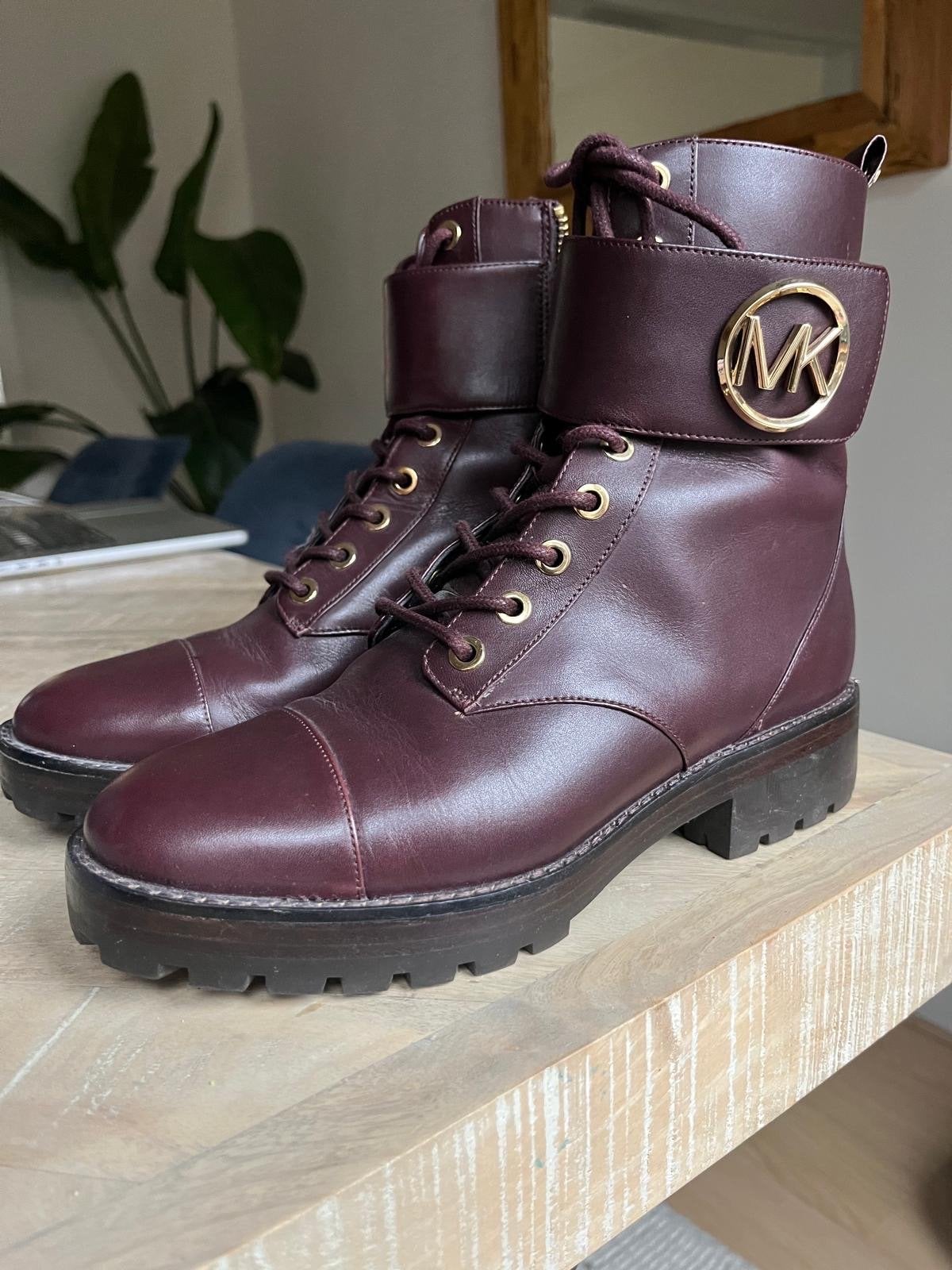 Michael Kors bordeauxrode lage laarzen - Maat 38, Ophalen of Verzenden, Gedragen, Rood, Lage of Enkellaarzen