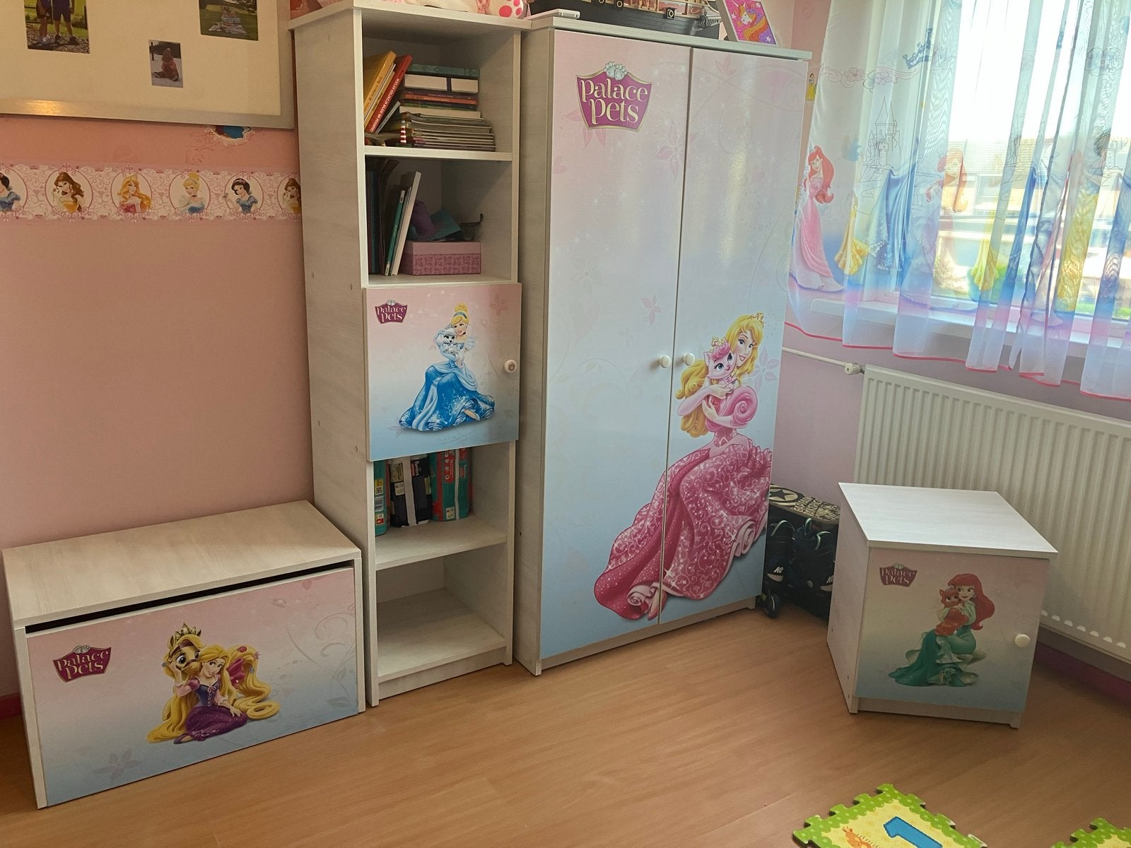 Palace Pets Kledingkast Boekenkast speelgoedkist nachtkastje, Ophalen, Gebruikt, Meisje
