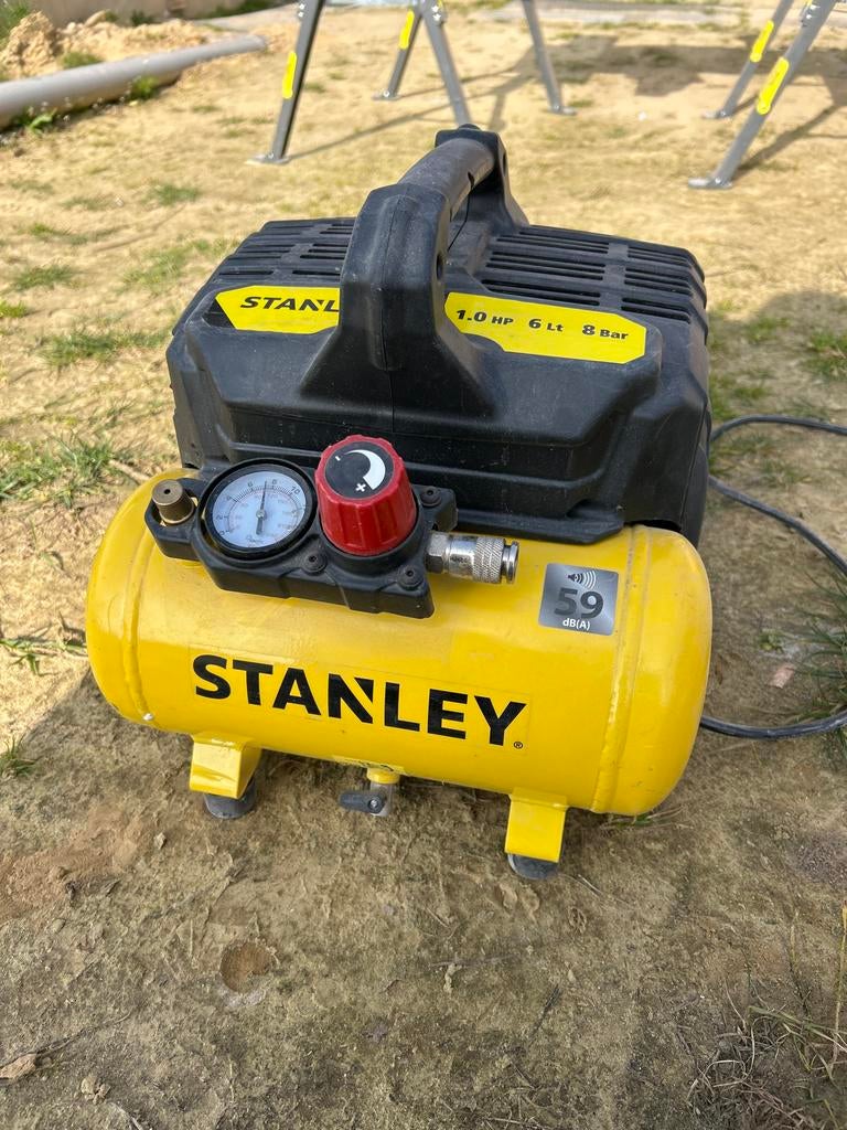 Stanley Compressor 1.0 HP 6L 8 Bar, Gebruikt, 6 tot 10 bar, Ophalen of Verzenden, Minder dan 200 liter/min