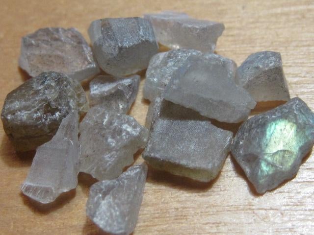 min. ruwe edelstenen LABRADORIET (4), Verzenden, Mineraal