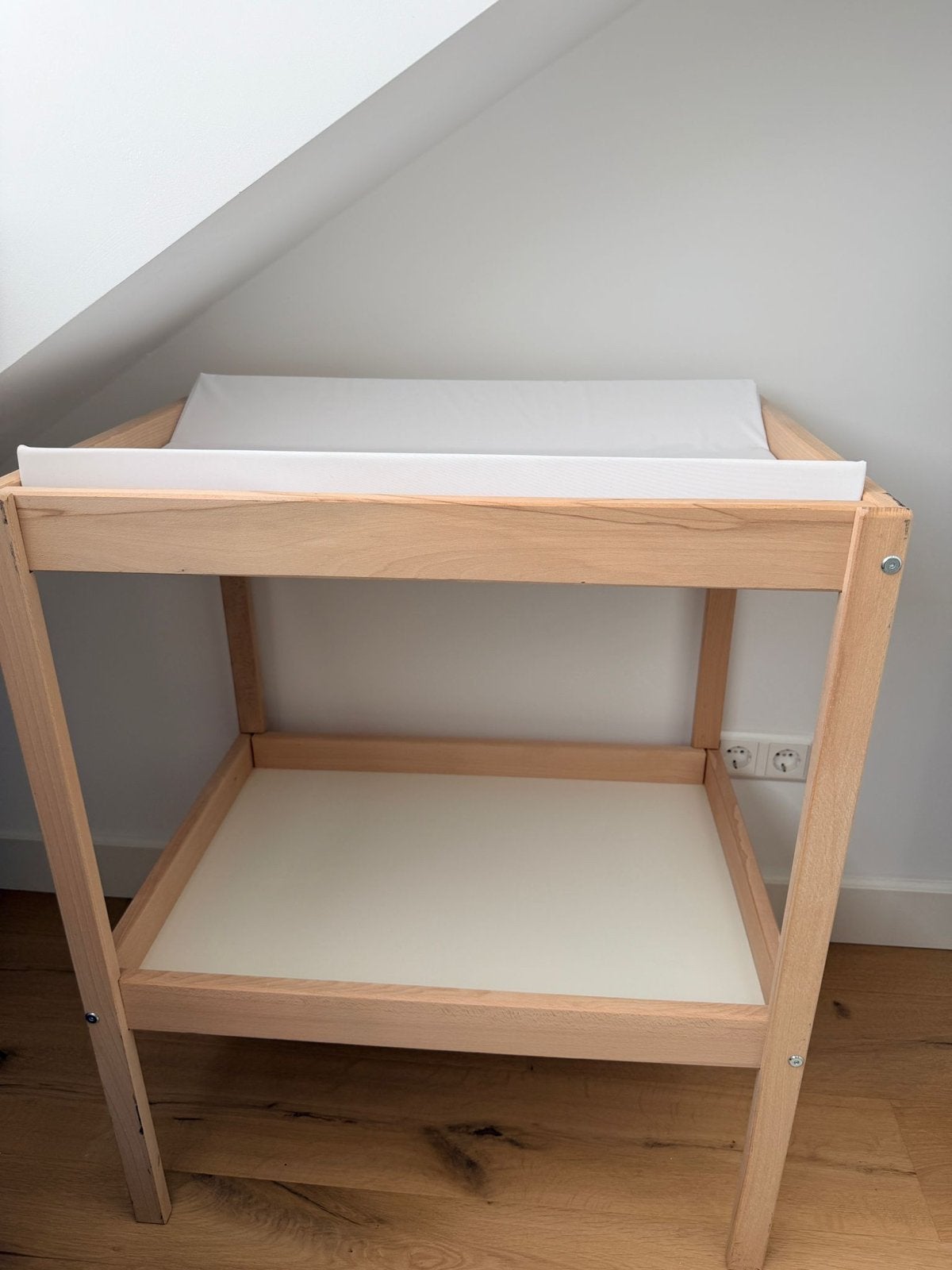 Ikea commode, aankleedkussen & Chicco Next2me, Ophalen, Zo goed als nieuw, Wieg