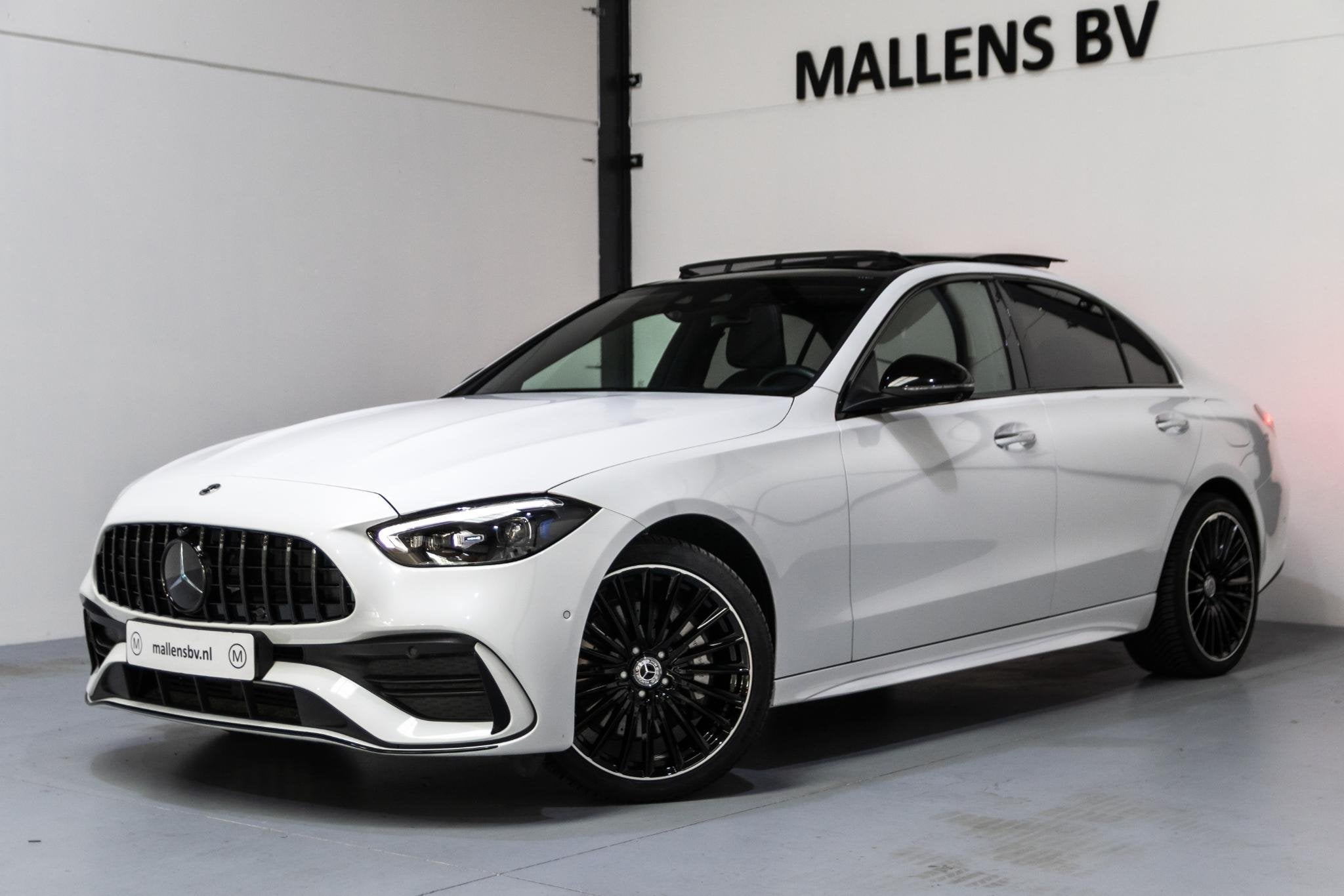 Mercedes-Benz C-klasse 300 e AMG Line VOL/HUD/PANO/360/KEYLE, Auto's, Automaat, Achterwielaandrijving, 4 cilinders, Leder en Stof