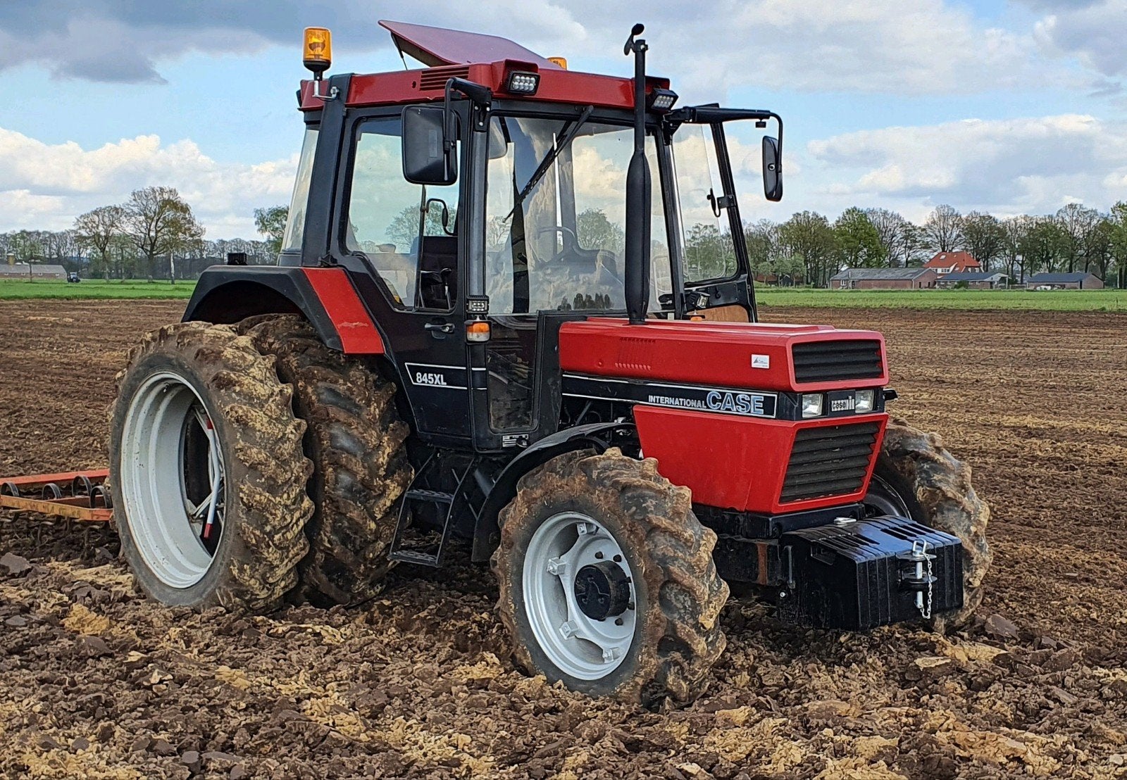 set banden case ih 845. 420/85r34 met 13.6 r38 + 12.4 r24, Ophalen, Gebruikt
