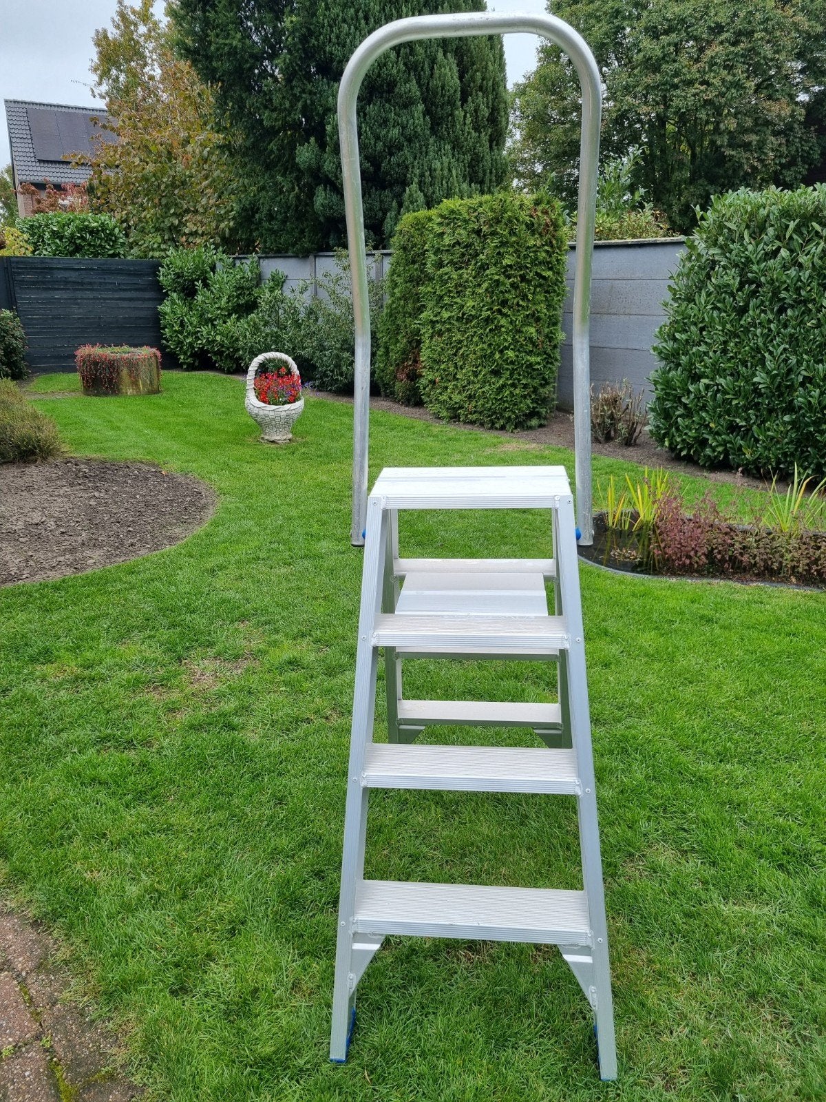 Solide dubbele trap Nieuw, Ophalen, Nieuw, Minder dan 2 meter