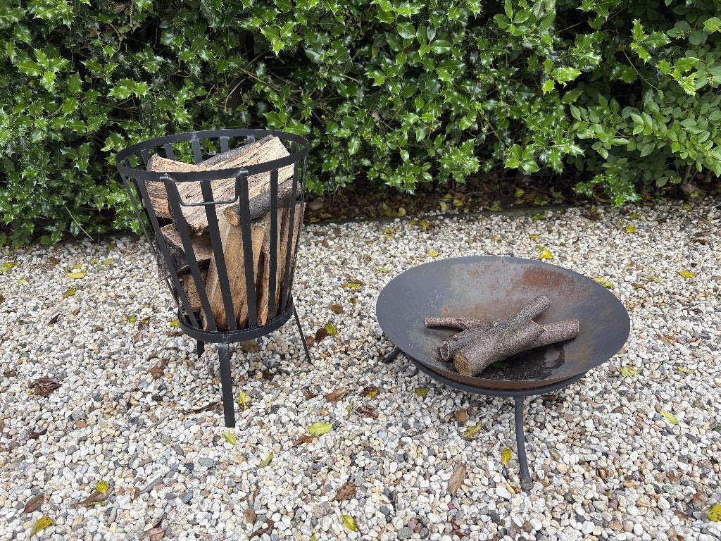 Vuurton en houtkorf met hout, Ophalen, Zo goed als nieuw, Vuurkorf