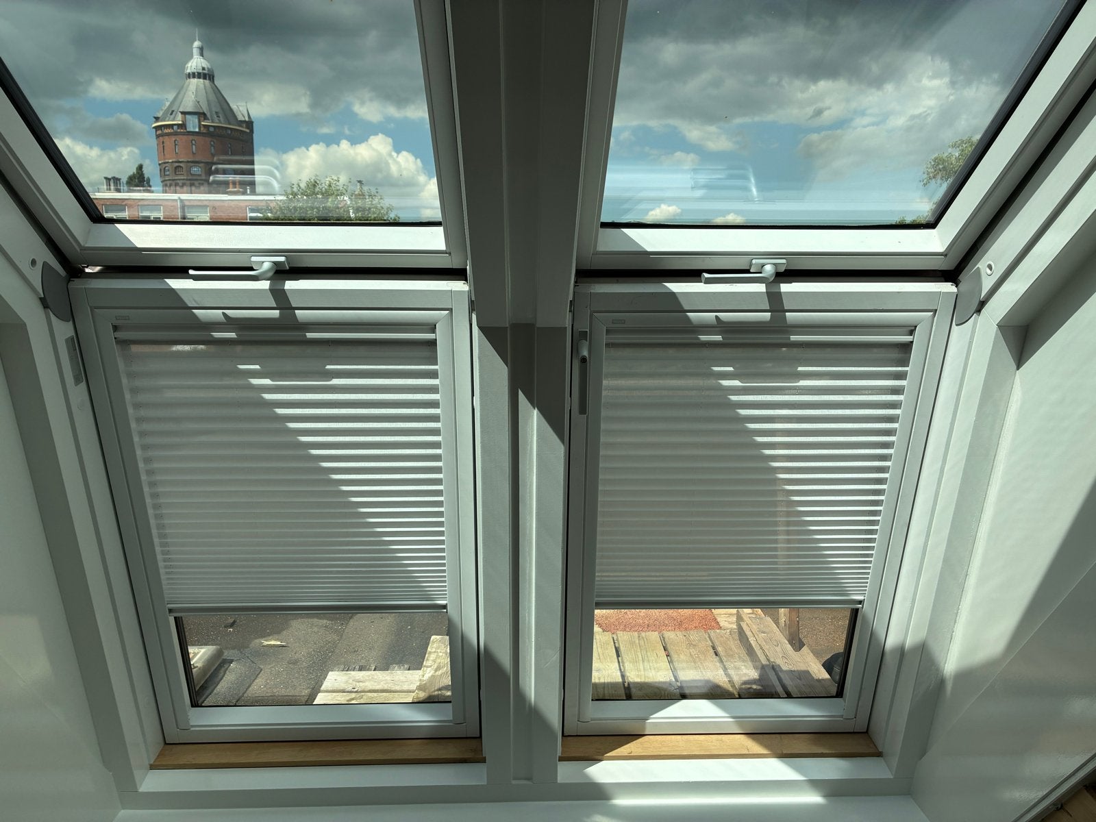 2x Velux verduisterend rolgordijn wit met plissé M06/M35, Ophalen, Nieuw, Wit, Minder dan 100 cm