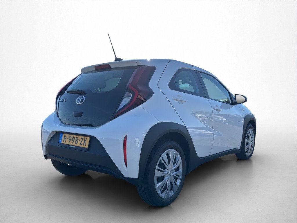 Toyota Aygo X 1.0 VVT-i S-CVT Play | BTW voertuig | Dealer o, Auto's, 12 maanden, Stof, Gebruikt, 4 stoelen