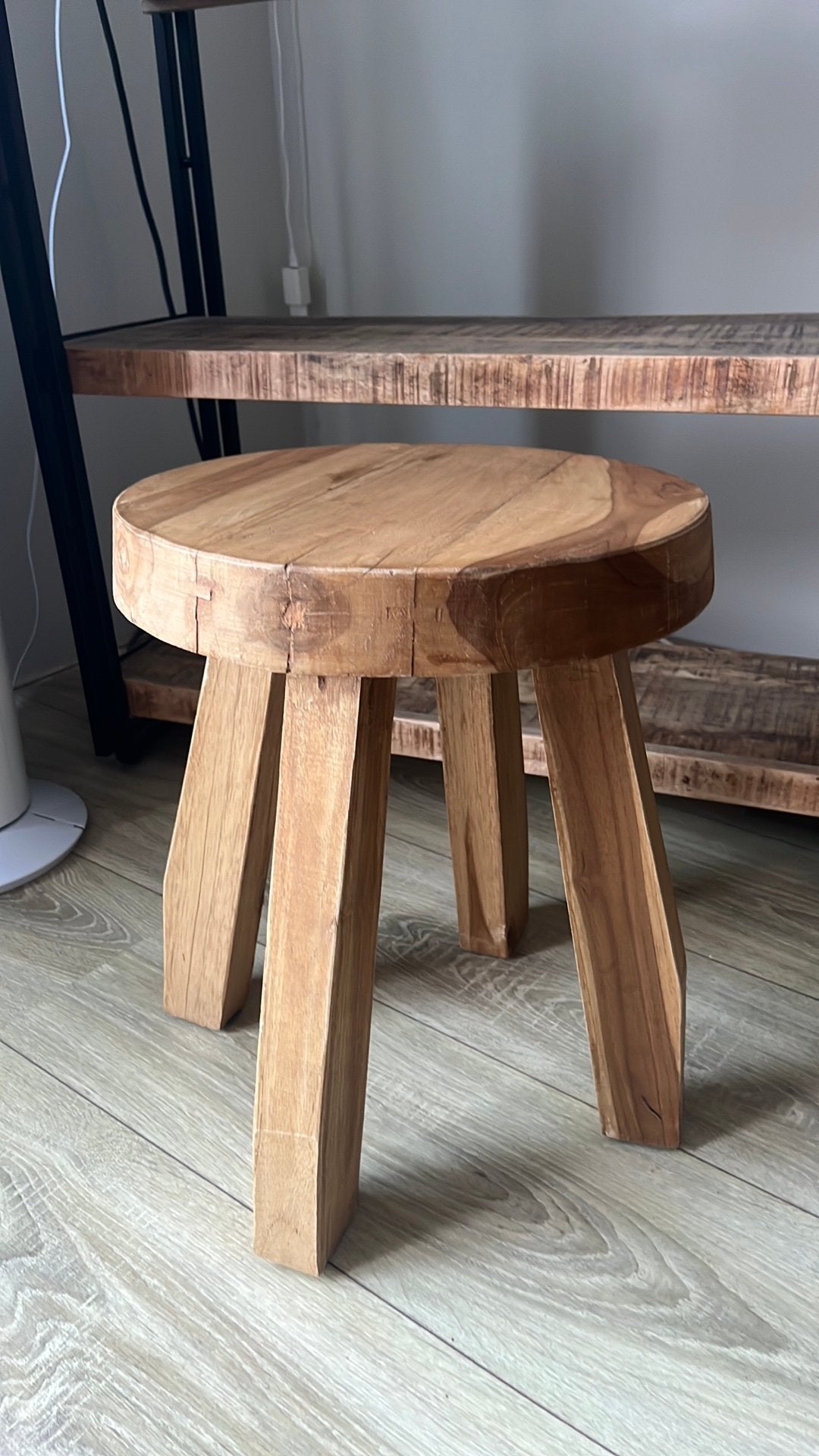 Teak houten krukje, Huis en Inrichting, Krukjes, Ophalen of Verzenden, Zo goed als nieuw, Hout