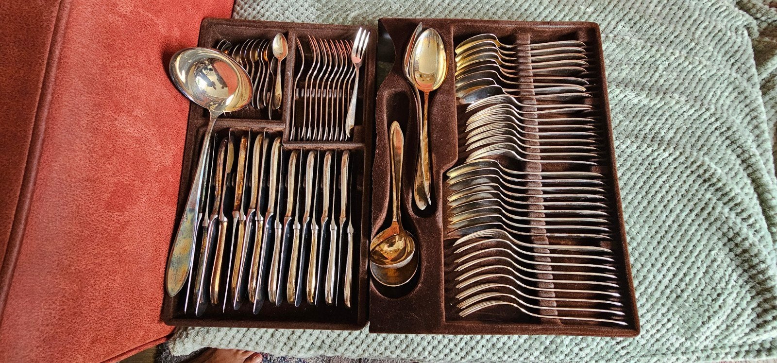 9 delig zilver bestek, Ophalen