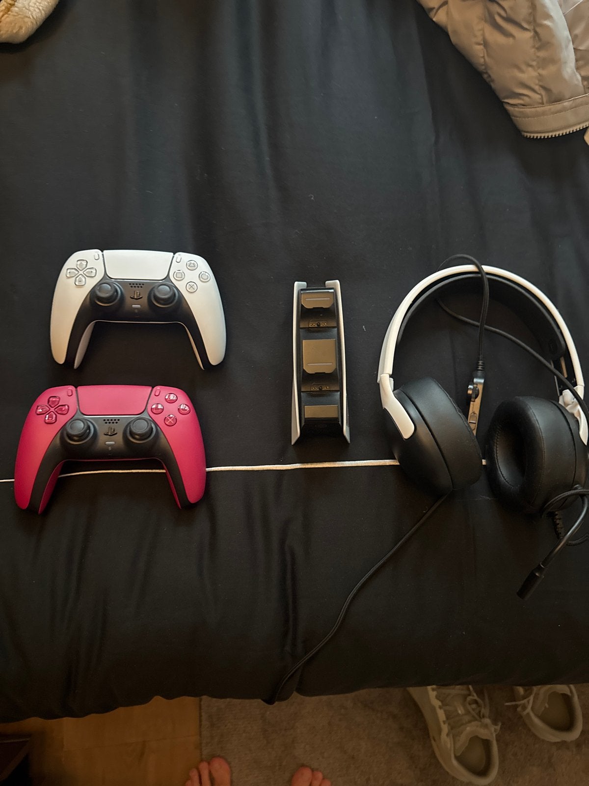 PS5 Koptelefoon, 2 Controllers & Oplaadstation - Nieuwstaat, Ophalen of Verzenden, Nieuw