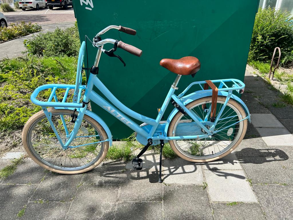 Lichtblauwe 24 inch meisjes/jongensfiets (8-12 jaar), Ophalen, Gebruikt, 20 inch of meer