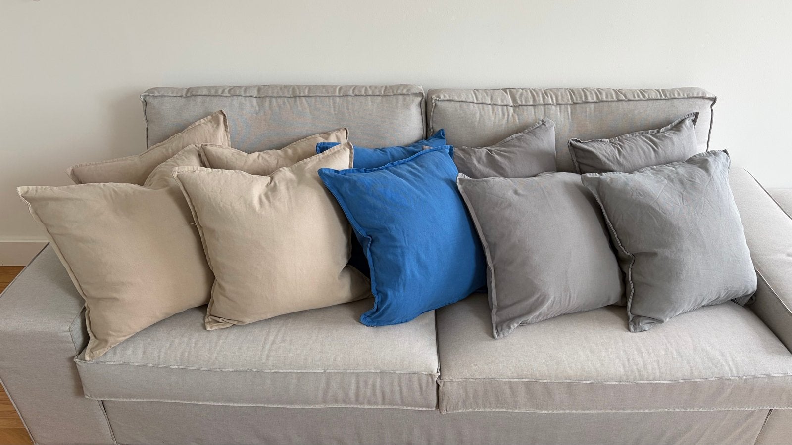 10x IKEA FJÄDRAR cushions 50x50 + GURLI covers, Ophalen, Meerkleurig, Inclusief binnenkussen, IKEA