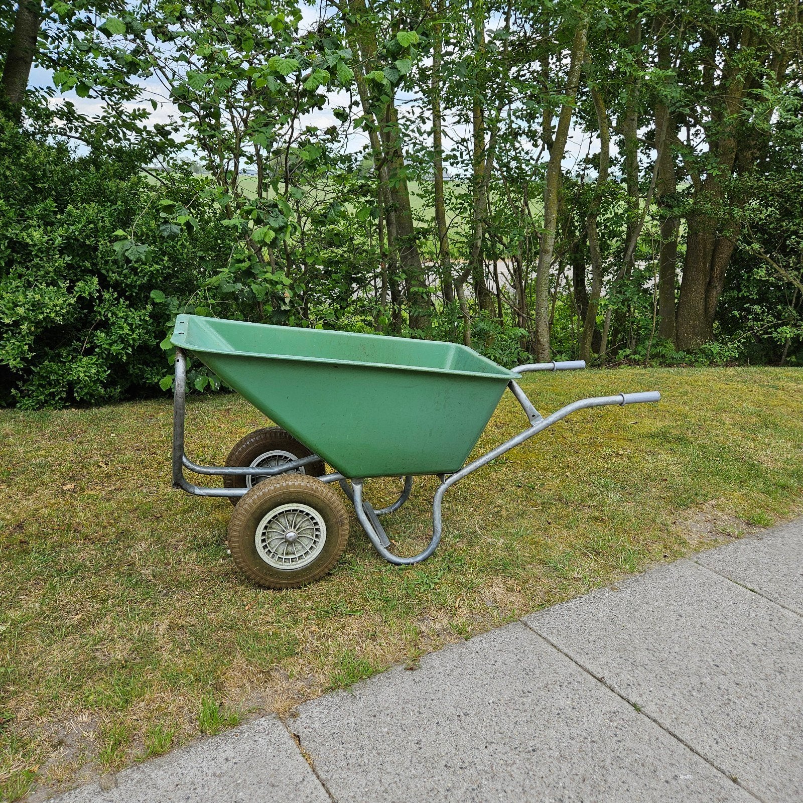 Kruiwagen met 2 lekvrije wielen voor paardenstallen, Dieren en Toebehoren, Ophalen, Gebruikt