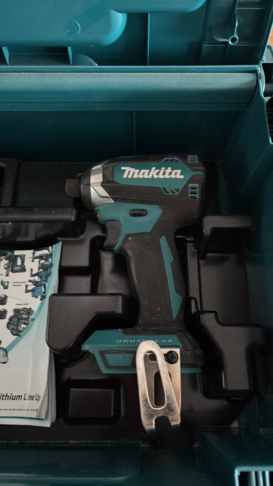 Makita DTD153ZJ slagschroevendraaier (body) in Mbox, Variabele snelheid, Ophalen of Verzenden, Minder dan 400 watt, Zo goed als nieuw