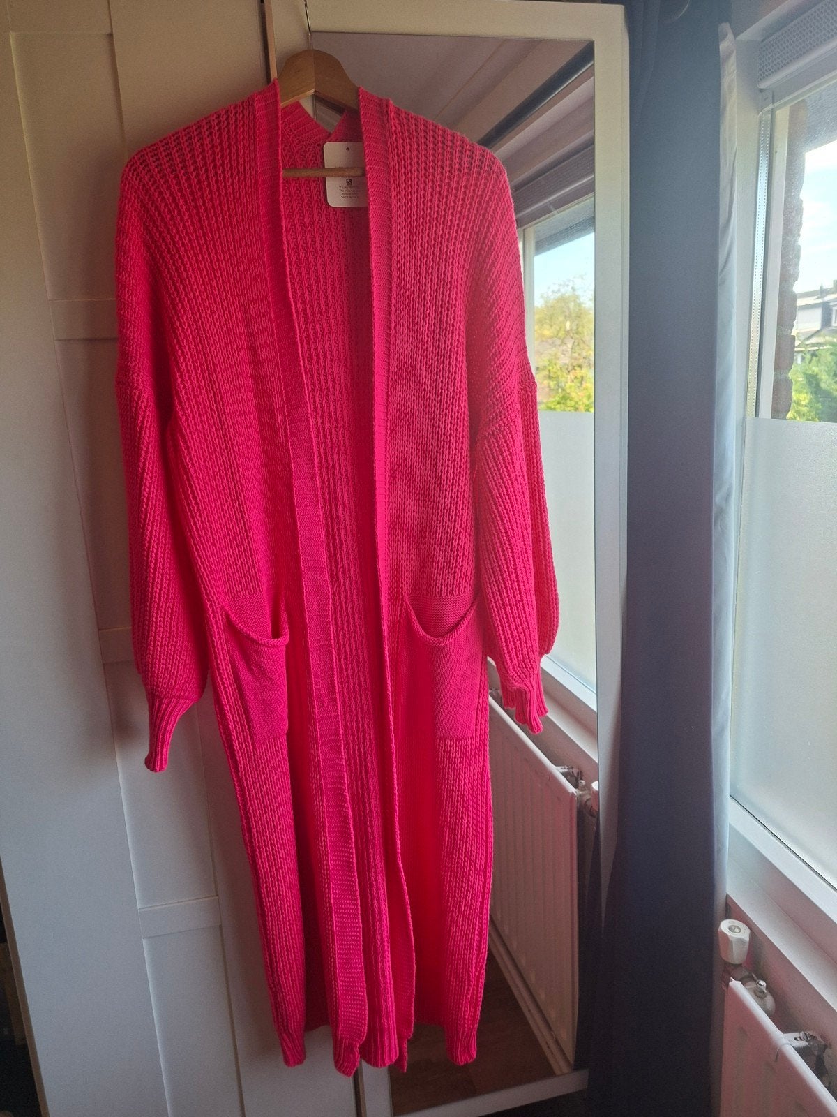 lang felroze / fuchsia gebreid vest met steekzakken, Kleding | Dames, Ophalen of Verzenden, Roze