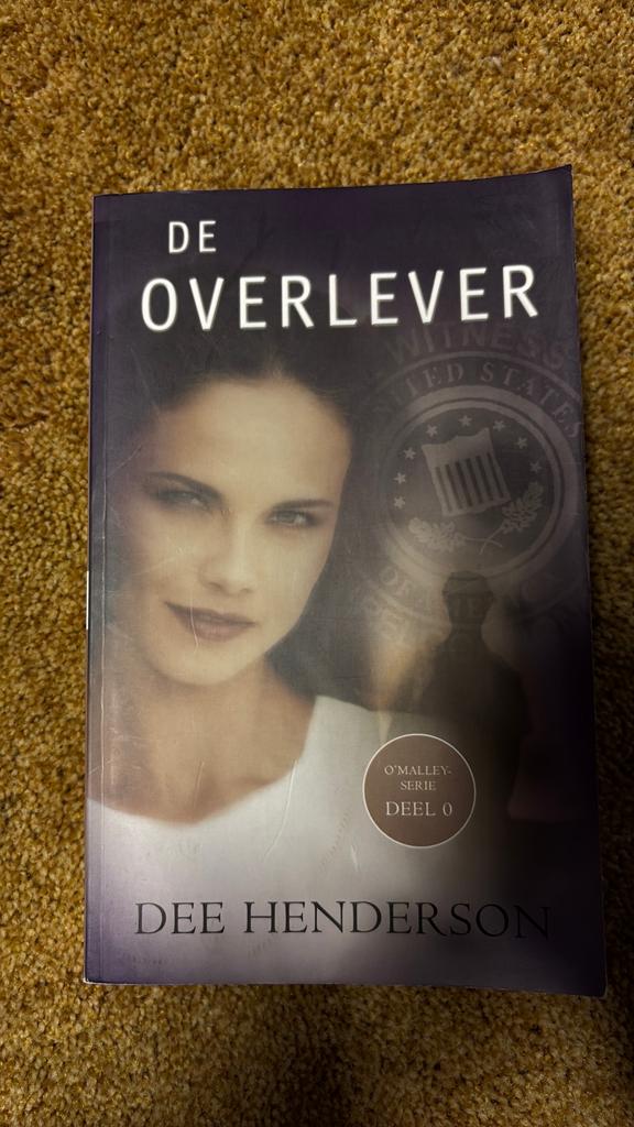 Dee Henderson - de Overlever (deel 0), Boeken, Ophalen of Verzenden, Gelezen, Nederland