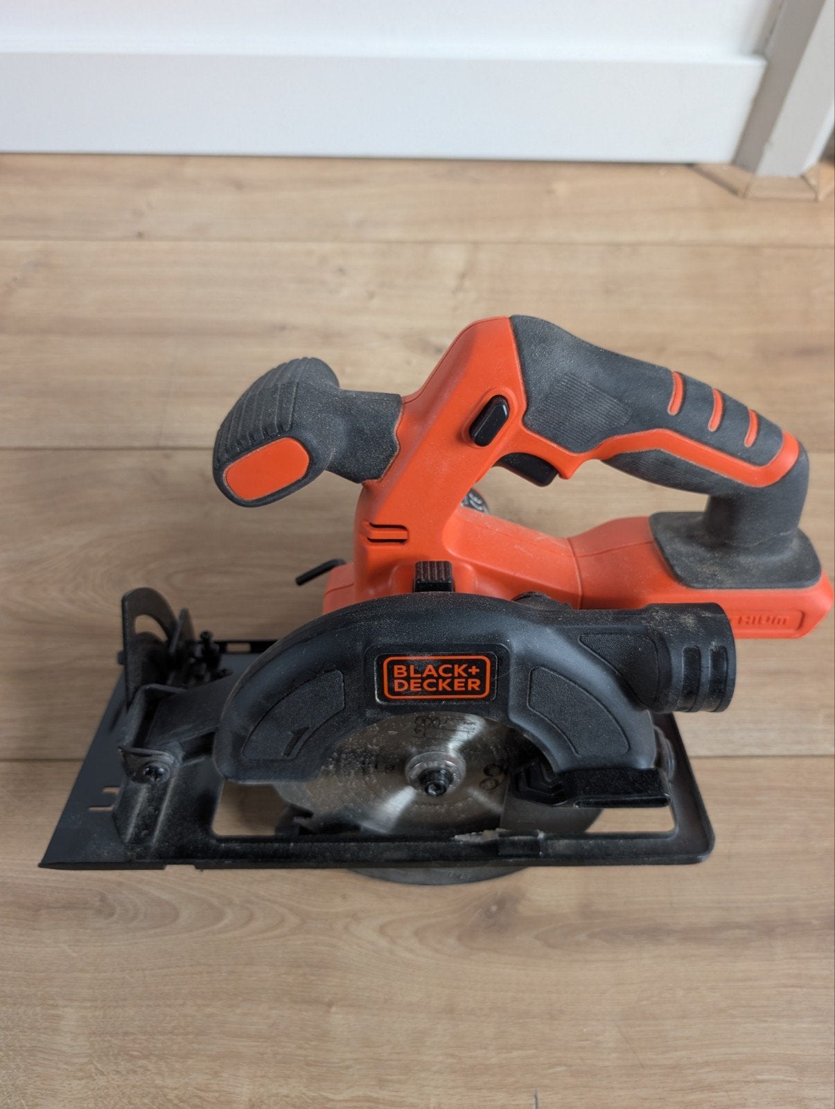 Black + Decker cirkelzaag BDCCS18N-XJ18, Cirkelzaag, Ophalen of Verzenden, Zo goed als nieuw, 30 tot 70 mm