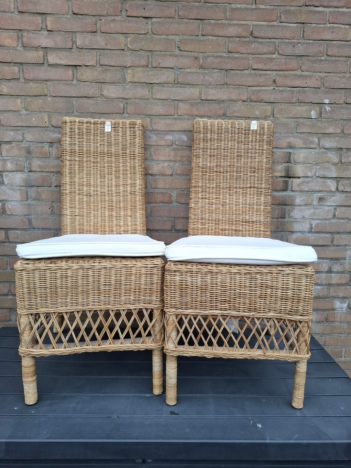 2 riviera maison rotan eetkamer stoelen met kussens, Huis en Inrichting, Ophalen of Verzenden, Bruin
