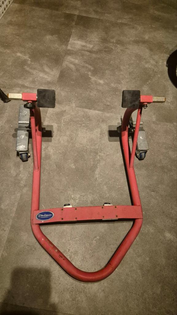 Rode paddock standaard voor motor met wieltjes, Motoren, Ophalen, Gebruikt