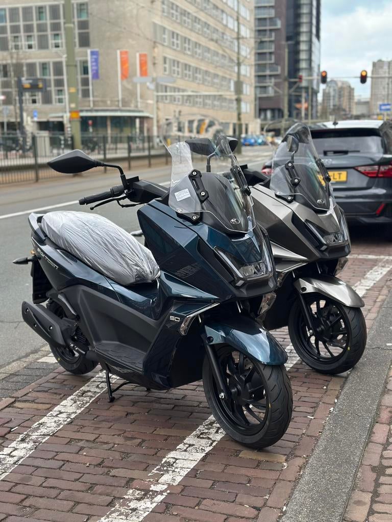Kymco Skytown 50cc E5+ 45KM 2026 ( kymco ), Ophalen of Verzenden, Zo goed als nieuw, Benzine
