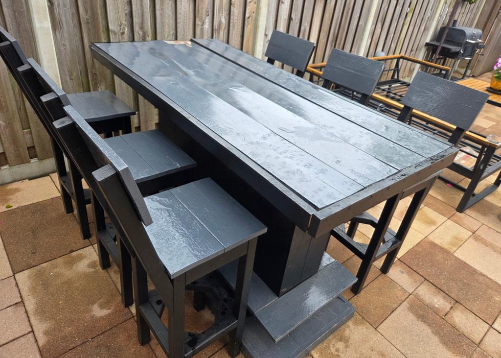 Stevige houten bartafel met 6 barkrukken gratis, Ophalen, Gebruikt, Hout