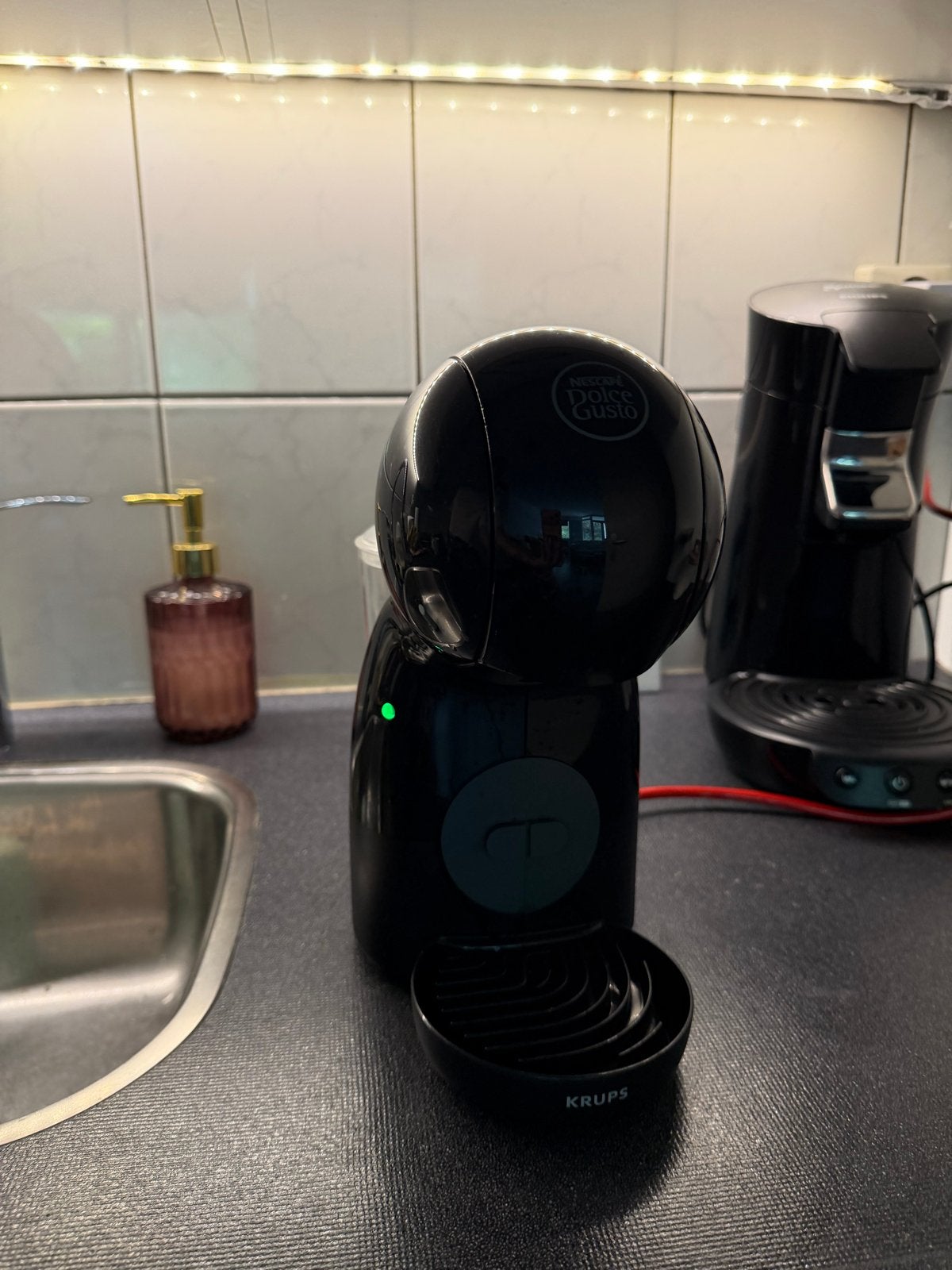 Nescafé Dolce Gusto Krups Piccolo XS Koffiezetapparaat, Koffiemachine, Ophalen of Verzenden, Zo goed als nieuw, 1 kopje