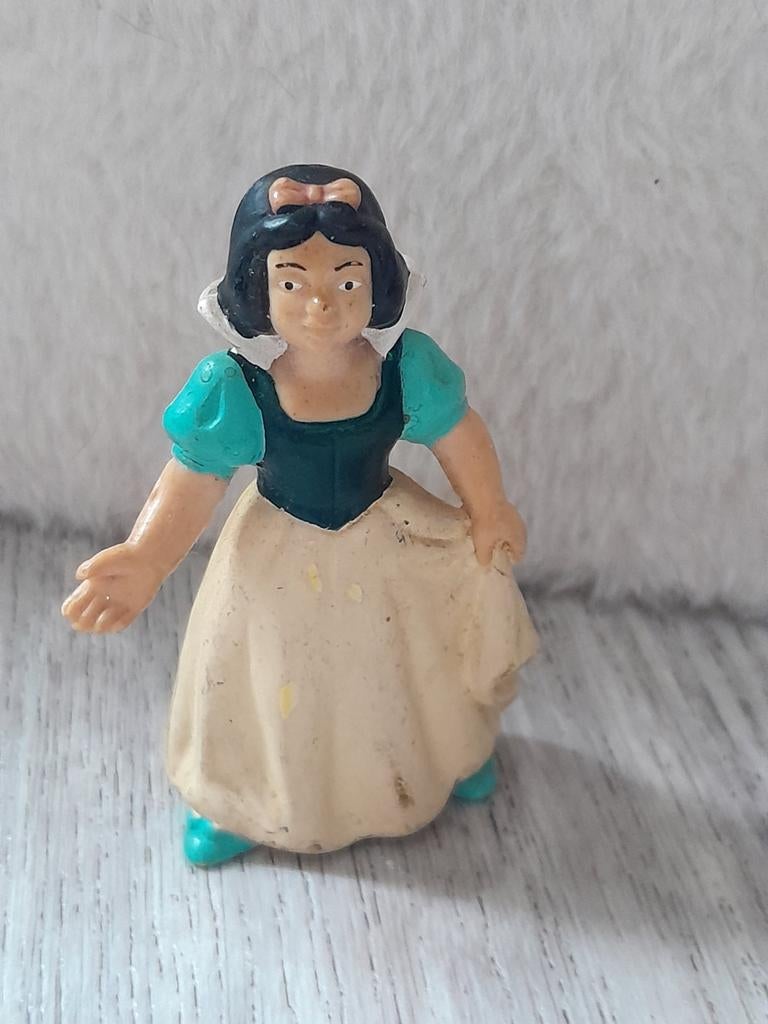Vintage disney bullyland poppetje sneeuwwitje, Ophalen of Verzenden, Sneeuwwitje of Doornroosje, Zo goed als nieuw, Beeldje of Figuurtje