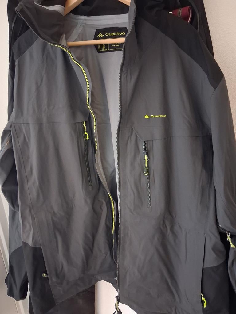 Quechua regenjas/wandeljas, maat L, Kleding | Dames, Wintersportkleding, Maat 42/44 (L), Ophalen of Verzenden, Zo goed als nieuw
