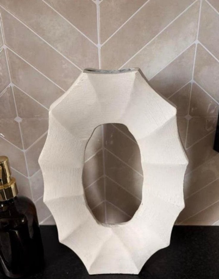 Colmore witte metalen vaas/ornament NIEUW, Overige materialen, Wit, Nieuw, Ophalen of Verzenden