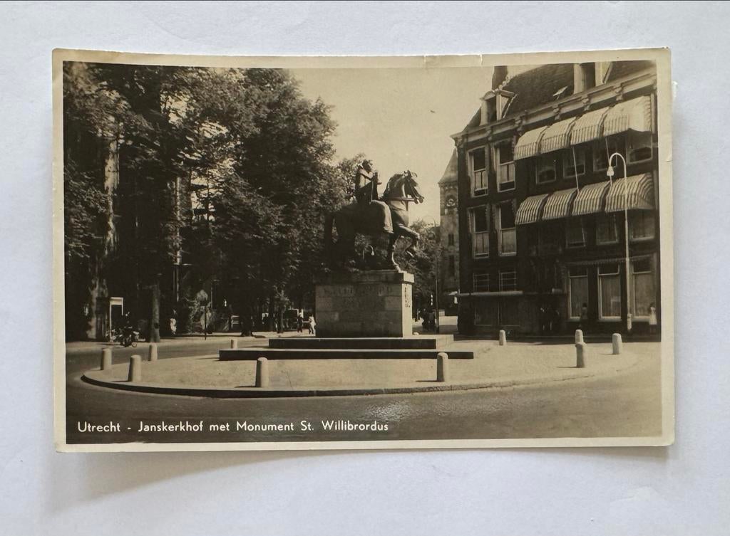 Oude Ansichtkaart Utrecht Janskerkhof St. Willibrordus, Ophalen of Verzenden, 1940 tot 1960, Gelopen, Utrecht