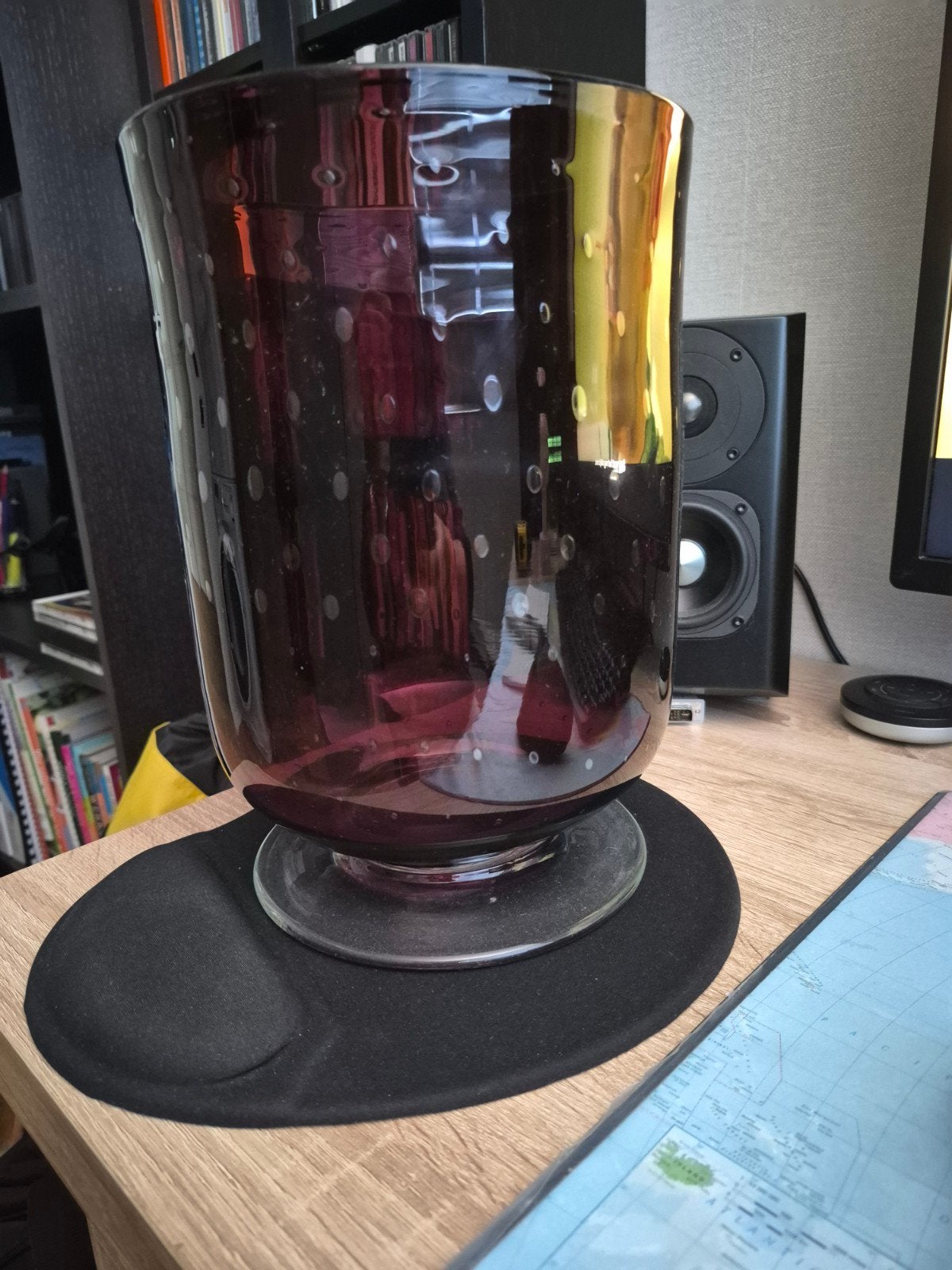 Glazen vaas op voet., Huis en Inrichting, Woonaccessoires | Stolpen, Glas, Ophalen, Zo goed als nieuw, 20 cm