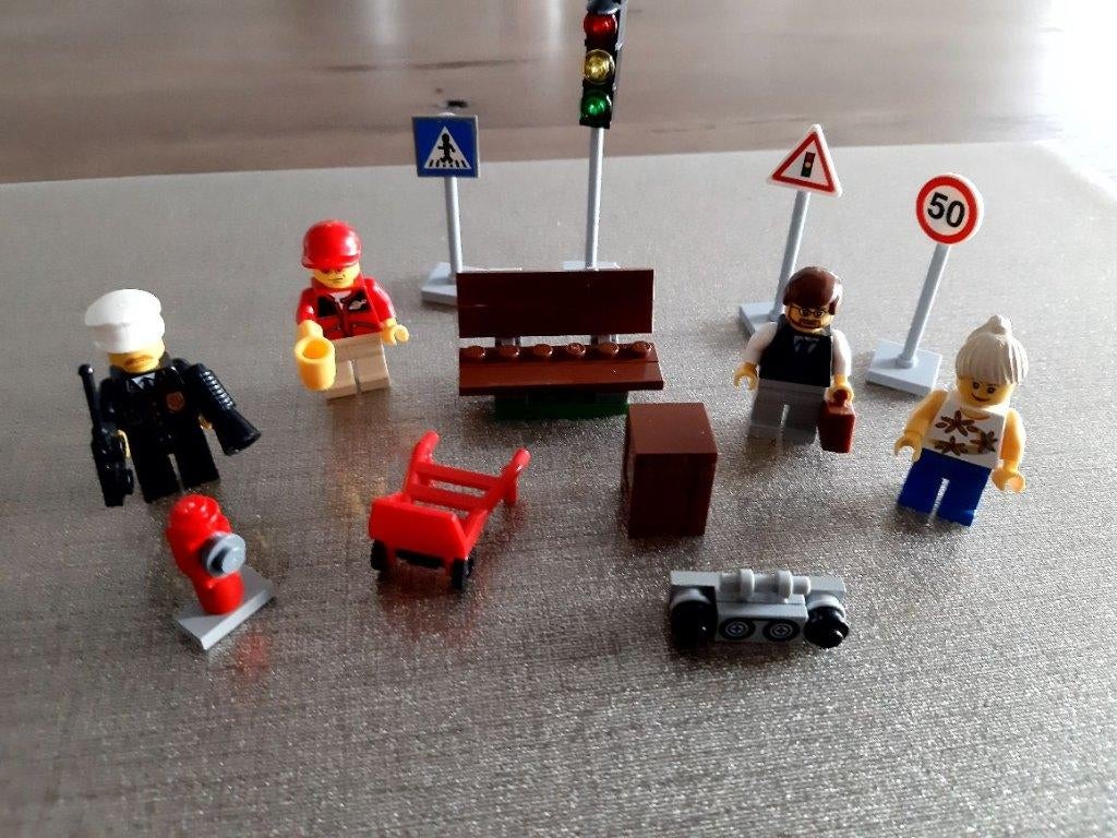 Lego inwoners set 8401, Lego, Ophalen of Verzenden, Zo goed als nieuw, Complete set
